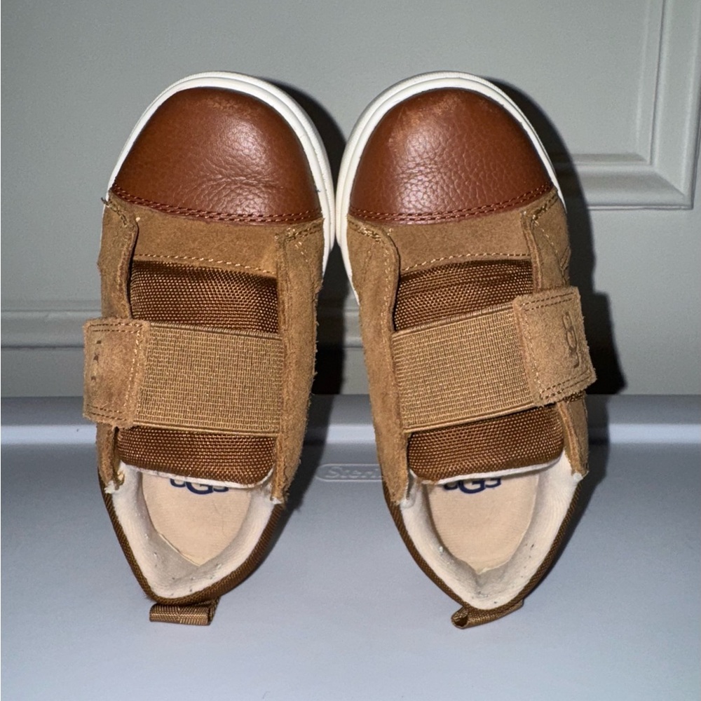 UGG Toddler Rennon Low Shoe - Picture 7 of 7